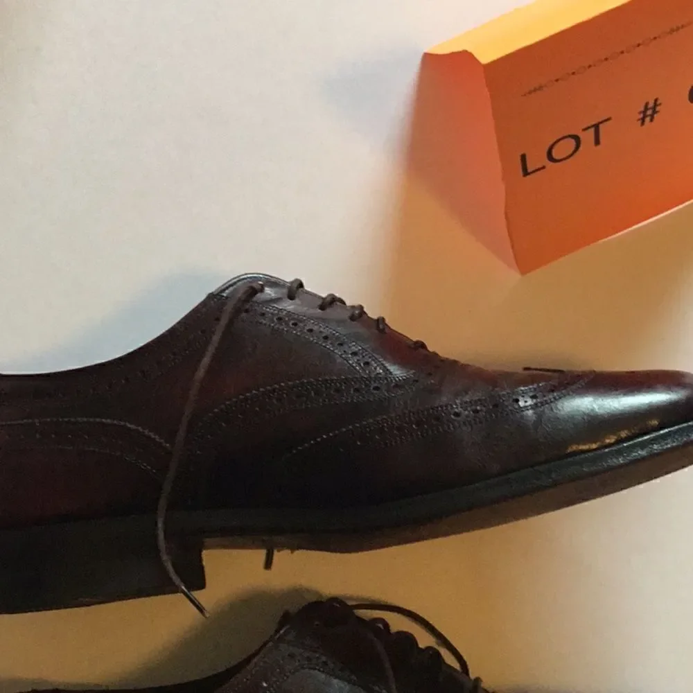 Men’s vintage wing tips in reddish brown in 9 1/2